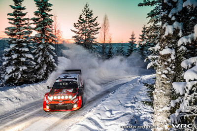 Sami Pajari - Marko Salminen
73º Rally Sweden 2026. Toyota GR Yaris Rally1 (A-7657). Clasificado 3º.
Toyota Gazoo Racing WRT2

Del 12 al 15 de Febrero, Umeå.
Superficie: nieve - hielo.

El Rallye constaba de 3 etapas con un total de 1069.44 km de los que 300.66 km divididos en 18 tramos eran cronometrados.

Tomaron la salida 57 equipos.

© Honza Fronek

Palabras clave: Toyotra;Yaris;Suecia;2026
