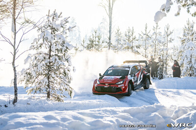 Sami Pajari - Marko Salminen
73º Rally Sweden 2026. Toyota GR Yaris Rally1 (A-7657). Clasificado 3º.
Toyota Gazoo Racing WRT2

Del 12 al 15 de Febrero, Umeå.
Superficie: nieve - hielo.

El Rallye constaba de 3 etapas con un total de 1069.44 km de los que 300.66 km divididos en 18 tramos eran cronometrados.

Tomaron la salida 57 equipos.

© Honza Fronek

Palabras clave: Toyotra;Yaris;Suecia;2026