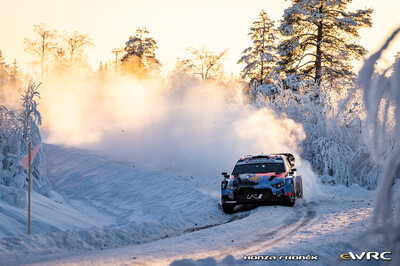 Esapekka Lappi - Enni Mälkönen
73º Rally Sweden 2026. Hyundai i20 N Rally1 (ALZ WR 909). Clasificado 6º.
Hyundai Shell Mobis WRT

Del 12 al 15 de Febrero, Umeå.
Superficie: nieve - hielo.

El Rallye constaba de 3 etapas con un total de 1069.44 km de los que 300.66 km divididos en 18 tramos eran cronometrados.

Tomaron la salida 57 equipos.

© Honza Fronek

Palabras clave: Hyundai;Suecia;2026