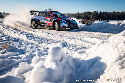Thierry Neuville - Martijn Wydaeghe
73º Rally Sweden 2026. Hyundai i20 N Rally1 (ALZ WR 919). Clasificado 7º.
Hyundai Shell Mobis WRT

Del 12 al 15 de Febrero, Umeå.
Superficie: nieve - hielo.

El Rallye constaba de 3 etapas con un total de 1069.44 km de los que 300.66 km divididos en 18 tramos eran cronometrados.

Tomaron la salida 57 equipos.

© Honza Fronek

Palabras clave: Hyundai;Suecia;2026