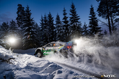 Josh McErlean- Eoin Treacy
73º Rally Sweden 2026. Ford Puma Rally1 (YX22 FCE). Clasificado 9º.
M-Sport Ford WRT

Del 12 al 15 de Febrero, Umeå.
Superficie: nieve - hielo.

El Rallye constaba de 3 etapas con un total de 1069.44 km de los que 300.66 km divididos en 18 tramos eran cronometrados.

Tomaron la salida 57 equipos.

© Honza Fronek

Palabras clave: Ford;Puma;Suecia;2026
