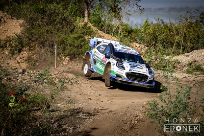 Jon Armstrong - Shane Byrne
74º Safari Rally Kenya 2026. Ford Puma Rally1 (YX22 FCD).
M-Sport Ford WRT

Del 12 al 15 de Marzo, Naivasha.
Superficie: tierra.

El Rally constaba de 4 etapas con un total de 1205.46 km de los que 338.34 km divididos en 20 tramos eran cronometrados.

Tomaron la salida 41 equipos, finalizaron .

© Honza Fronek

Palabras clave: Ford;Puma;Rally1;Kenya;2026
