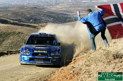 Petter Solberg - Phil Mills
2º Corona Rally Mexico 2005. Subaru Impreza S11 WRC '05 (AC54 WRC). Clasificado 1º.
Subaru World Rally Team

Del 11 al 13 de Marzo, León.
Superficie: tierra.

El Rallye constaba de 3 etapas con un total de 928.74 km de los que 355.97 km divididos en 14 tramos eran cronometrados.

Tomaron la salida 38 equipos, finalizaron 28.

© Petr Lusk

Palabras clave: Subaru;Impreza;WRC;Mexico;2005