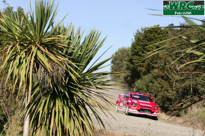 Marcus Grönholm - Timo Rautiainen
36º Propecia Rally New Zealand 2005. Peugeot 307 WRC (270 PWX 75). Clasificado 2º.
Marlboro Peugeot Total

Del 7 al 10 de Abril, Auckland.
Superficie: tierra.

El Rally constaba de 3 etapas con un total de 1128.48 km de los que 356.00 km divididos en 20 tramos eran cronometrados.

Tomaron la salida 69 equipos, finalizaron 42.

© Petr Lusk
@
Palabras clave: Peugeot;WRC;Nueva_Zelanda;2005