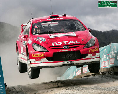 Marcus Grönholm - Timo Rautiainen
36º Propecia Rally New Zealand 2005. Peugeot 307 WRC (270 PWX 75). Clasificado 2º.
Marlboro Peugeot Total

Del 7 al 10 de Abril, Auckland.
Superficie: tierra.

El Rally constaba de 3 etapas con un total de 1128.48 km de los que 356.00 km divididos en 20 tramos eran cronometrados.

Tomaron la salida 69 equipos, finalizaron 42.

© Petr Lusk
@
Palabras clave: Peugeot;WRC;Nueva_Zelanda;2005