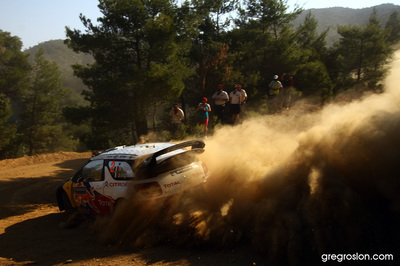 Sébastien Ogier - Julien Ingrassia
57º Acropolis Rally 2011. Citroën DS3 WRC (BF-911-XB). Clasificado 1º.
Citroën Total WRT

Del 16 al 19 de Junio, Loutraki.
Superficie: tierra.

El Rallye constaba de 3 etapas con un total de 1217.82 km de los que 348.80 km divididos en 18 tramos eran cronometrados.

Tomaron la salida 42 equipos, finalizaron 35.

© Greg Roslon

Palabras clave: Citroen;DS3;WRC;Acropolis;2011