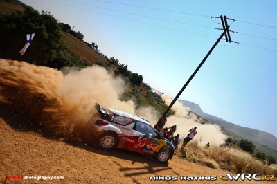 Sébastien Ogier - Julien Ingrassia
57º Acropolis Rally 2011. Citroën DS3 WRC (BF-911-XB). Clasificado 1º.
Citroën Total WRT

Del 16 al 19 de Junio, Loutraki.
Superficie: tierra.

El Rallye constaba de 3 etapas con un total de 1217.82 km de los que 348.80 km divididos en 18 tramos eran cronometrados.

Tomaron la salida 42 equipos, finalizaron 35.

© Nikos Katikis

Palabras clave: Citroen;DS3;WRC;Acropolis;2011