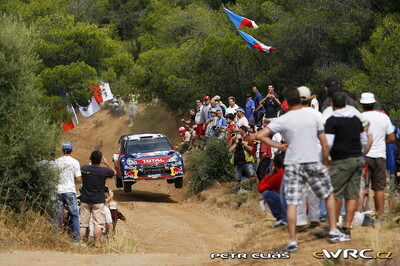 Sébastien Loeb - Daniel Elena
57º Acropolis Rally 2011. Citroën DS3 WRC (BF-735-XB). Clasificado 2º.
Citroën Total WRT

Del 16 al 19 de Junio, Loutraki.
Superficie: tierra.

El Rallye constaba de 3 etapas con un total de 1217.82 km de los que 348.80 km divididos en 18 tramos eran cronometrados.

Tomaron la salida 42 equipos, finalizaron 35.

© Petr Eliáš

Palabras clave: Citroen;DS3;WRC;Acropolis;2011