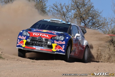 Sébastien Ogier - Julien Ingrassia
31º Rally Argentina 2011. Citroën DS3 WRC (BK-359-DW). Clasificado 3º.
Citroën Total WRT

Del 26 al 29 de Mayo, Villa Carlos Paz.
Superficie: tierra.

El Rallye constaba de 3 etapas con un total de 1457.08 km de los que 378.15 km divididos en 19 tramos eran cronometrados.

Tomaron la salida 33 equipos, finalizaron 27.

© Federico Luna

Palabras clave: Citroen;DS3;WRC;Argentina;2011