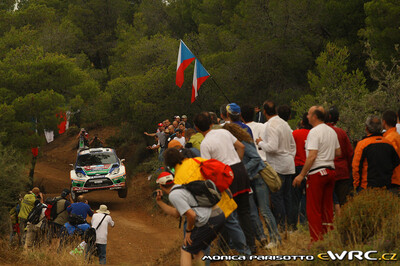 Mikko Hirvonen - Jarmo Lehtinen
57º Acropolis Rally 2011. Ford Fiesta RS WRC (PX60 AVJ). Clasificado 3º.
Ford Abu Dhabi WRT

Del 16 al 19 de Junio, Loutraki.
Superficie: tierra.

El Rallye constaba de 3 etapas con un total de 1217.82 km de los que 348.80 km divididos en 18 tramos eran cronometrados.

Tomaron la salida 42 equipos, finalizaron 35.

© Monica Parisotto

Palabras clave: Ford;Fiesta;WRC;Acropolis;2011
