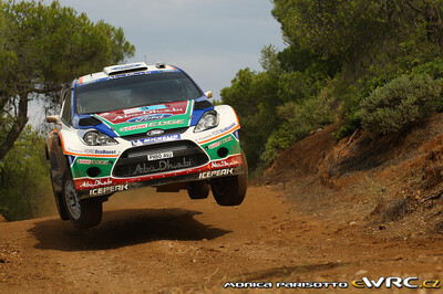 Mikko Hirvonen - Jarmo Lehtinen
57º Acropolis Rally 2011. Ford Fiesta RS WRC (PX60 AVJ). Clasificado 3º.
Ford Abu Dhabi WRT

Del 16 al 19 de Junio, Loutraki.
Superficie: tierra.

El Rallye constaba de 3 etapas con un total de 1217.82 km de los que 348.80 km divididos en 18 tramos eran cronometrados.

Tomaron la salida 42 equipos, finalizaron 35.

© Monica Parisotto

Palabras clave: Ford;Fiesta;WRC;Acropolis;2011