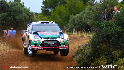 Mikko Hirvonen - Jarmo Lehtinen
57º Acropolis Rally 2011. Ford Fiesta RS WRC (PX60 AVJ). Clasificado 3º.
Ford Abu Dhabi WRT

Del 16 al 19 de Junio, Loutraki.
Superficie: tierra.

El Rallye constaba de 3 etapas con un total de 1217.82 km de los que 348.80 km divididos en 18 tramos eran cronometrados.

Tomaron la salida 42 equipos, finalizaron 35.

© Niko Katikis

Palabras clave: Ford;Fiesta;WRC;Acropolis;2011