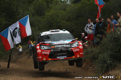 Petter Solberg - Chris Patterson
57º Acropolis Rally 2011. Citroën DS3 WRC (BH-528-BM). Clasificado 4º.
Petter Solberg WRT

Del 16 al 19 de Junio, Loutraki.
Superficie: tierra.

El Rallye constaba de 3 etapas con un total de 1217.82 km de los que 348.80 km divididos en 18 tramos eran cronometrados.

Tomaron la salida 42 equipos, finalizaron 35.

© Joel Martin

Palabras clave: Citroen;DS3;WRC;Acropolis;2011