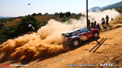Petter Solberg - Chris Patterson
57º Acropolis Rally 2011. Citroën DS3 WRC (BH-528-BM). Clasificado 4º.
Petter Solberg WRT

Del 16 al 19 de Junio, Loutraki.
Superficie: tierra.

El Rallye constaba de 3 etapas con un total de 1217.82 km de los que 348.80 km divididos en 18 tramos eran cronometrados.

Tomaron la salida 42 equipos, finalizaron 35.

© Nikos Katikis

Palabras clave: Citroen;DS3;WRC;Acropolis;2011
