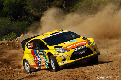 Henning Solberg - Ilka Minor
57º Acropolis Rally 2011. Ford Fiesta RS WRC (PX60 AVE). Clasificado 3º.
Stobart M-Sport Ford RT

Del 16 al 19 de Junio, Loutraki.
Superficie: tierra.

El Rallye constaba de 3 etapas con un total de 1217.82 km de los que 348.80 km divididos en 18 tramos eran cronometrados.

Tomaron la salida 42 equipos, finalizaron 35.

© Greg Roslon

Palabras clave: Ford;Fiesta;WRC;Acropolis;2011