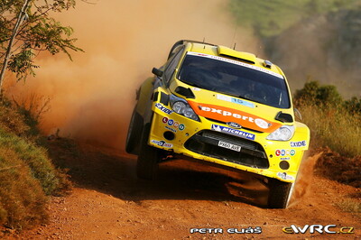 Henning Solberg - Ilka Minor
57º Acropolis Rally 2011. Ford Fiesta RS WRC (PX60 AVE). Clasificado 3º.
Stobart M-Sport Ford RT

Del 16 al 19 de Junio, Loutraki.
Superficie: tierra.

El Rallye constaba de 3 etapas con un total de 1217.82 km de los que 348.80 km divididos en 18 tramos eran cronometrados.

Tomaron la salida 42 equipos, finalizaron 35.

© Petr Eliáš

Palabras clave: Ford;Fiesta;WRC;Acropolis;2011