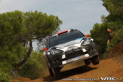 Kimi Räikkönen - Kaj Lindström
57º Acropolis Rally 2011. Citroën DS3 WRC (BN-346-MV). Clasificado 7º.
Ice 1 Racing

Del 16 al 19 de Junio, Loutraki.
Superficie: tierra.

El Rallye constaba de 3 etapas con un total de 1217.82 km de los que 348.80 km divididos en 18 tramos eran cronometrados.

Tomaron la salida 42 equipos, finalizaron 35.

© Monica Parisotto

Palabras clave: Citroen;DS3;WRC;Acropolis;2011