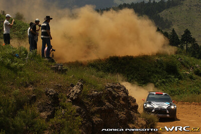 Kimi Räikkönen - Kaj Lindström
57º Acropolis Rally 2011. Citroën DS3 WRC (BN-346-MV). Clasificado 7º.
Ice 1 Racing

Del 16 al 19 de Junio, Loutraki.
Superficie: tierra.

El Rallye constaba de 3 etapas con un total de 1217.82 km de los que 348.80 km divididos en 18 tramos eran cronometrados.

Tomaron la salida 42 equipos, finalizaron 35.

© Monica Parisotto

Palabras clave: Citroen;DS3;WRC;Acropolis;2011