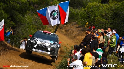 Kimi Räikkönen - Kaj Lindström
57º Acropolis Rally 2011. Citroën DS3 WRC (BN-346-MV). Clasificado 7º.
Ice 1 Racing

Del 16 al 19 de Junio, Loutraki.
Superficie: tierra.

El Rallye constaba de 3 etapas con un total de 1217.82 km de los que 348.80 km divididos en 18 tramos eran cronometrados.

Tomaron la salida 42 equipos, finalizaron 35.

© Nikos Katikis

Palabras clave: Citroen;DS3;WRC;Acropolis;2011