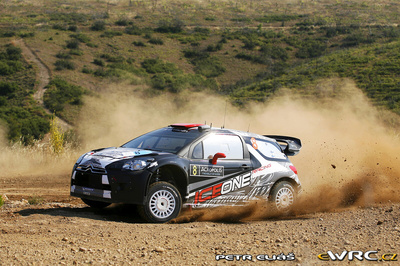 Kimi Räikkönen - Kaj Lindström
57º Acropolis Rally 2011. Citroën DS3 WRC (BN-346-MV). Clasificado 7º.
Ice 1 Racing

Del 16 al 19 de Junio, Loutraki.
Superficie: tierra.

El Rallye constaba de 3 etapas con un total de 1217.82 km de los que 348.80 km divididos en 18 tramos eran cronometrados.

Tomaron la salida 42 equipos, finalizaron 35.

© Petr Eliáš

Palabras clave: Citroen;DS3;WRC;Acropolis;2011