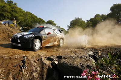 Kimi Räikkönen - Kaj Lindström
57º Acropolis Rally 2011. Citroën DS3 WRC (BN-346-MV). Clasificado 7º.
Ice 1 Racing

Del 16 al 19 de Junio, Loutraki.
Superficie: tierra.

El Rallye constaba de 3 etapas con un total de 1217.82 km de los que 348.80 km divididos en 18 tramos eran cronometrados.

Tomaron la salida 42 equipos, finalizaron 35.

© Petr Eliáš

Palabras clave: Citroen;DS3;WRC;Acropolis;2011