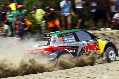 Juho Hänninen - Mikko Markkula
57º Acropolis Rally 2011. Skoda Fabia S2000 (11R 0173). Clasificado 8º.
Red Bull Skoda

Del 16 al 19 de Junio, Loutraki.
Superficie: tierra.

El Rallye constaba de 3 etapas con un total de 1217.82 km de los que 348.80 km divididos en 18 tramos eran cronometrados.

Tomaron la salida 42 equipos, finalizaron 35.

© Greg Roslon

Palabras clave: Skoda;Fabia;Acropolis;2011