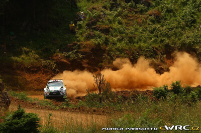 Mads Østberg - Jonas Andersson
57º Acropolis Rally 2011. Ford Fiesta RS WRC (PX60 AVF). Clasificado 12º.
Stobart M-Sport Ford RT

Del 16 al 19 de Junio, Loutraki.
Superficie: tierra.

El Rallye constaba de 3 etapas con un total de 1217.82 km de los que 348.80 km divididos en 18 tramos eran cronometrados.

Tomaron la salida 42 equipos, finalizaron 35.

© Monica Parisotto

Palabras clave: Ford;Fiesta;WRC;Acropolis;2011