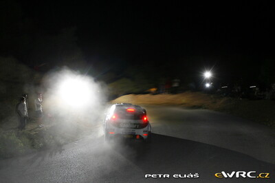 Mads Østberg - Jonas Andersson
57º Acropolis Rally 2011. Ford Fiesta RS WRC (PX60 AVF). Clasificado 12º.
Stobart M-Sport Ford RT

Del 16 al 19 de Junio, Loutraki.
Superficie: tierra.

El Rallye constaba de 3 etapas con un total de 1217.82 km de los que 348.80 km divididos en 18 tramos eran cronometrados.

Tomaron la salida 42 equipos, finalizaron 35.

© Petr Eliáš

Palabras clave: Ford;Fiesta;WRC;Acropolis;2011