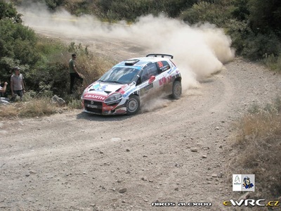 Albert Llovera - Diego Vallejo
57º Acropolis Rally 2011. Fiat Abarth Grande Punto S2000 (DL 998 WL). Clasificado 24º.

Del 16 al 19 de Junio, Loutraki.
Superficie: tierra.

El Rallye constaba de 3 etapas con un total de 1217.82 km de los que 348.80 km divididos en 18 tramos eran cronometrados.

Tomaron la salida 42 equipos, finalizaron 35.

© Nikos Alexiou

Palabras clave: Fiat;Punto;Abarth;Acropolis