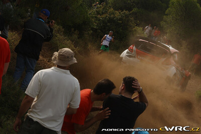Federico Villagra - Jose Díaz
57º Acropolis Rally 2011. Ford Fiesta RS WRC (PX60 AVO). Abandonó por motor en SS17 New Pissia 2 de 11,37 km.
Munchi's Ford WRT

Del 16 al 19 de Junio, Loutraki.
Superficie: tierra.

El Rallye constaba de 3 etapas con un total de 1217.82 km de los que 348.80 km divididos en 18 tramos eran cronometrados.

Tomaron la salida 42 equipos, finalizaron 35.

© Monica Parisotto

Palabras clave: Ford;Fiesta;WRC;Acropolis;2011