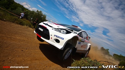 Ott Tänak - Kuldar Sikk
57º Acropolis Rally 2011. Ford Fiesta S2000 (PX59 AVU). Abandonó por daños de accidente en SS8 Ghymno 1 de 26,28 km.

Del 16 al 19 de Junio, Loutraki.
Superficie: tierra.

El Rallye constaba de 3 etapas con un total de 1217.82 km de los que 348.80 km divididos en 18 tramos eran cronometrados.

Tomaron la salida 42 equipos, finalizaron 35.

© Nikos Katikis

Palabras clave: Ford;Fiesta;Acropolis;2011
