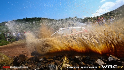 Ott Tänak - Kuldar Sikk
57º Acropolis Rally 2011. Ford Fiesta S2000 (PX59 AVU). Abandonó por daños de accidente en SS8 Ghymno 1 de 26,28 km.

Del 16 al 19 de Junio, Loutraki.
Superficie: tierra.

El Rallye constaba de 3 etapas con un total de 1217.82 km de los que 348.80 km divididos en 18 tramos eran cronometrados.

Tomaron la salida 42 equipos, finalizaron 35.

© Nikos Katikis

Palabras clave: Ford;Fiesta;Acropolis;2011