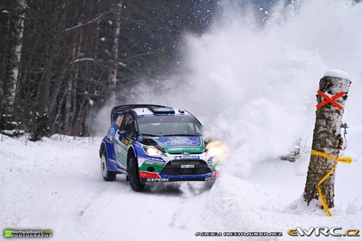 Jari-Matti Latvala - Miikka Anttila
60º Rally Sweden 2012. Ford Fiesta RS WRC (PX61 AWR). Clasificado 1º.
Ford World Rally Team

De 9 al 12 de Febrero, Karlstad.
Superficie: nieve.

El Rally tenia un total de 1842.60 km de los que 349.16 Km divididos en 22 tramos eran especiales.

Se inscribieron 47 equipos, tomaron la salida 43, finalizaron 34.

© Maciej Niechwiadowicz

Palabras clave: Ford;Fiesta;WRC;Suecia;2012;nieve