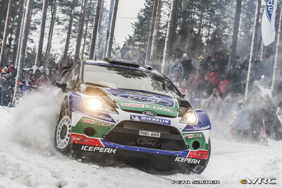 Jari-Matti Latvala - Miikka Anttila
60º Rally Sweden 2012. Ford Fiesta RS WRC (PX61 AWR). Clasificado 1º.
Ford World Rally Team

De 9 al 12 de Febrero, Karlstad.
Superficie: nieve.

El Rally tenia un total de 1842.60 km de los que 349.16 Km divididos en 22 tramos eran especiales.

Se inscribieron 47 equipos, tomaron la salida 43, finalizaron 34.

© Petr Sagner

Palabras clave: Ford;Fiesta;WRC;Suecia;2012;nieve