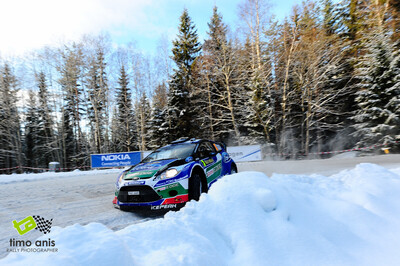 Jari-Matti Latvala - Miikka Anttila
60º Rally Sweden 2012. Ford Fiesta RS WRC (PX61 AWR). Clasificado 1º.
Ford World Rally Team

De 9 al 12 de Febrero, Karlstad.
Superficie: nieve.

El Rally tenia un total de 1842.60 km de los que 349.16 Km divididos en 22 tramos eran especiales.

Se inscribieron 47 equipos, tomaron la salida 43, finalizaron 34.

© Timo Anis

Palabras clave: Ford;Fiesta;WRC;Suecia;2012;nieve