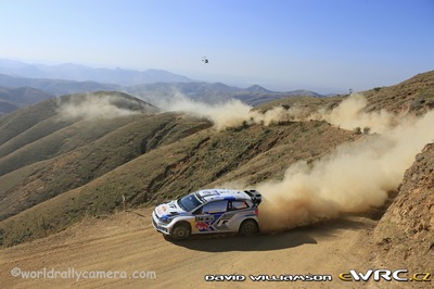 Sébastien Ogier - Julien Ingrassia
11º Rally Guanajuato Mexico 2014. Volkswagen Polo R WRC (WOB VW 369). Clasificado 1º.
Volkswagen Motorsport

Del 6 al 9 de Marzo, León.
Superficie: tierra.

El Rallye constaba de 3 etapas con un total de 1038.19 km de los que 399.93 km divididos en 22 tramos eran cronometrados.

Tomaron la salida 39 equipos, finalizaron 30.

© David Williamson

Palabras clave: Volkswagen;Polo;WRC;Mexico;2014
