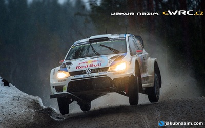 Jari-Matti  Latvala - Miikka Anttila
62º Rally Sweden 2014. Volkswagen Polo R WRC (WOB VW 519). Clasificado 1º.
Volkswagen Motorsport

Del 5 al 8 de Febrero, Karlstad.
Superficie: nieve - hielo.

El Rallye constaba de 3 etapas con un total de 1572.01 km de los que 323.54 km divididos en 24 tramos eran cronometrados (uno de ellos fue cancelado SS21 Hara 2 de 11,32 km).

Tomaron la salida 39 equipos, finalizaron 30.

© Jakub Nazim

Palabras clave: Volkswagen;Polo;WRC;Suecia;2014