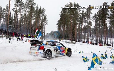 Jari-Matti  Latvala - Miikka Anttila
62º Rally Sweden 2014. Volkswagen Polo R WRC (WOB VW 519). Clasificado 1º.
Volkswagen Motorsport

Del 5 al 8 de Febrero, Karlstad.
Superficie: nieve - hielo.

El Rallye constaba de 3 etapas con un total de 1572.01 km de los que 323.54 km divididos en 24 tramos eran cronometrados (uno de ellos fue cancelado SS21 Hara 2 de 11,32 km).

Tomaron la salida 39 equipos, finalizaron 30.

© Jakub Nazim

Palabras clave: Volkswagen;Polo;WRC;Suecia;2014
