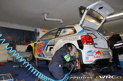 Jari-Matti  Latvala - Miikka Anttila
62º Rally Sweden 2014. Volkswagen Polo R WRC (WOB VW 519). Clasificado 1º.
Volkswagen Motorsport

Del 5 al 8 de Febrero, Karlstad.
Superficie: nieve - hielo.

El Rallye constaba de 3 etapas con un total de 1572.01 km de los que 323.54 km divididos en 24 tramos eran cronometrados (uno de ellos fue cancelado SS21 Hara 2 de 11,32 km).

Tomaron la salida 39 equipos, finalizaron 30.

© Mfoto.es

Palabras clave: Volkswagen;Polo;WRC;Suecia;2014