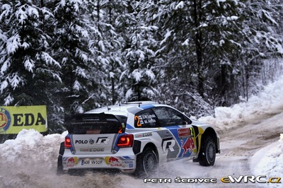 Jari-Matti  Latvala - Miikka Anttila
62º Rally Sweden 2014. Volkswagen Polo R WRC (WOB VW 519). Clasificado 1º.
Volkswagen Motorsport

Del 5 al 8 de Febrero, Karlstad.
Superficie: nieve - hielo.

El Rallye constaba de 3 etapas con un total de 1572.01 km de los que 323.54 km divididos en 24 tramos eran cronometrados (uno de ellos fue cancelado SS21 Hara 2 de 11,32 km).

Tomaron la salida 39 equipos, finalizaron 30.

© Petr Šedivec

Palabras clave: Volkswagen;Polo;WRC;Suecia;2014