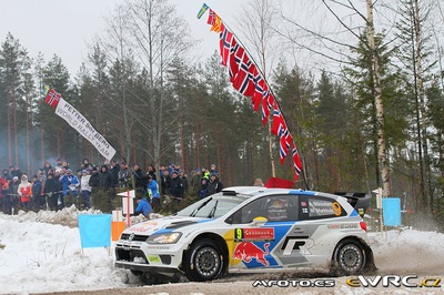 Andreas Mikkelsen - Mikko Markkula
62º Rally Sweden 2014. Volkswagen Polo R WRC (WOB VW 365). Clasificado 2º.
Volkswagen Motorsport

Del 5 al 8 de Febrero, Karlstad.
Superficie: nieve - hielo.

El Rallye constaba de 3 etapas con un total de 1572.01 km de los que 323.54 km divididos en 24 tramos eran cronometrados (uno de ellos fue cancelado SS21 Hara 2 de 11,32 km).

Tomaron la salida 39 equipos, finalizaron 30.

© Mfoto.es

Palabras clave: Volkswagen;Polo;WRC;Suecia;2014