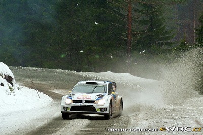 Andreas Mikkelsen - Mikko Markkula
62º Rally Sweden 2014. Volkswagen Polo R WRC (WOB VW 365). Clasificado 2º.
Volkswagen Motorsport

Del 5 al 8 de Febrero, Karlstad.
Superficie: nieve - hielo.

El Rallye constaba de 3 etapas con un total de 1572.01 km de los que 323.54 km divididos en 24 tramos eran cronometrados (uno de ellos fue cancelado SS21 Hara 2 de 11,32 km).

Tomaron la salida 39 equipos, finalizaron 30.

© Robert Tuchowski

Palabras clave: Volkswagen;Polo;WRC;Suecia;2014
