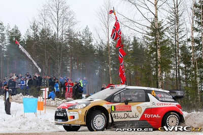 Mads Østberg - Jonas Andersson
62º Rally Sweden 2014. Citroën DS3 WRC (BK-317-DW). Clasificado 3º.
Citroën Total Abu Dhabi WRT

Del 5 al 8 de Febrero, Karlstad.
Superficie: nieve - hielo.

El Rallye constaba de 3 etapas con un total de 1572.01 km de los que 323.54 km divididos en 24 tramos eran cronometrados (uno de ellos fue cancelado SS21 Hara 2 de 11,32 km).

Tomaron la salida 39 equipos, finalizaron 30.

© Mfoto.es

Palabras clave: Citroen;DS3;WRC;Suecia;2014