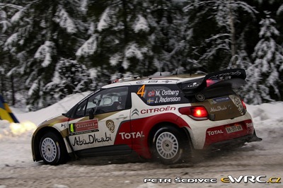 Mads Østberg - Jonas Andersson
62º Rally Sweden 2014. Citroën DS3 WRC (BK-317-DW). Clasificado 3º.
Citroën Total Abu Dhabi WRT

Del 5 al 8 de Febrero, Karlstad.
Superficie: nieve - hielo.

El Rallye constaba de 3 etapas con un total de 1572.01 km de los que 323.54 km divididos en 24 tramos eran cronometrados (uno de ellos fue cancelado SS21 Hara 2 de 11,32 km).

Tomaron la salida 39 equipos, finalizaron 30.

© Petr Šedivec

Palabras clave: Citroen;DS3;WRC;Suecia;2014