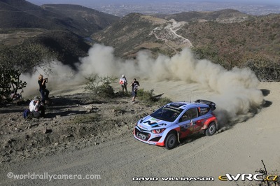 Thierry Neuville - Nicolas Gilsoul
11º Rally Guanajuato Mexico 2014. Hyundai i20 WRC (ALZ WR 43). Clasificado 3º.
Hyundai Motorsport

Del 6 al 9 de Marzo, León.
Superficie: tierra.

El Rallye constaba de 3 etapas con un total de 1038.19 km de los que 399.93 km divididos en 22 tramos eran cronometrados.

Tomaron la salida 39 equipos, finalizaron 30.

© David Williamson

Palabras clave: Hyundai;WRC;Mexico;2014