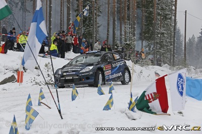 Mikko Hirvonen - Jarmo Lehtinen
62º Rally Sweden 2014. Ford Fiesta RS WRC (PX12 BVT). Clasificado 4º.
M-Sport World Rally Team

Del 5 al 8 de Febrero, Karlstad.
Superficie: nieve - hielo.

El Rallye constaba de 3 etapas con un total de 1572.01 km de los que 323.54 km divididos en 24 tramos eran cronometrados (uno de ellos fue cancelado SS21 Hara 2 de 11,32 km).

Tomaron la salida 39 equipos, finalizaron 30.

© David Williamson

Palabras clave: Ford;Fiesta;WRC;Suecia;2014