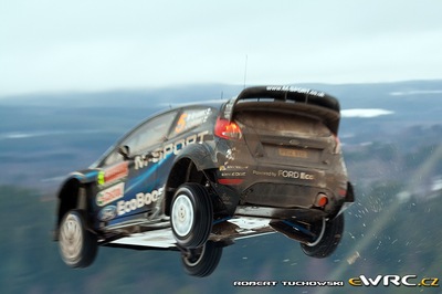 Mikko Hirvonen - Jarmo Lehtinen
62º Rally Sweden 2014. Ford Fiesta RS WRC (PX12 BVT). Clasificado 4º.
M-Sport World Rally Team

Del 5 al 8 de Febrero, Karlstad.
Superficie: nieve - hielo.

El Rallye constaba de 3 etapas con un total de 1572.01 km de los que 323.54 km divididos en 24 tramos eran cronometrados (uno de ellos fue cancelado SS21 Hara 2 de 11,32 km).

Tomaron la salida 39 equipos, finalizaron 30.

© Robert Tuchowski

Palabras clave: Ford;Fiesta;WRC;Suecia;2014