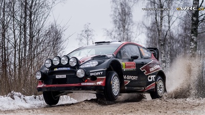 Ott Tänak - Raigo Mõlder
62º Rally Sweden 2014. Ford Fiesta RS WRC (PX12 BVS). Clasificado 5º.
M-Sport World Rally Team

Del 5 al 8 de Febrero, Karlstad.
Superficie: nieve - hielo.

El Rallye constaba de 3 etapas con un total de 1572.01 km de los que 323.54 km divididos en 24 tramos eran cronometrados (uno de ellos fue cancelado SS21 Hara 2 de 11,32 km).

Tomaron la salida 39 equipos, finalizaron 30.

© Tomáš Racek

Palabras clave: Ford;Fiesta;WRC;Suecia;2014