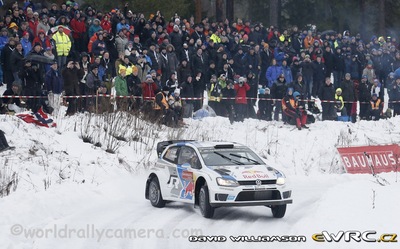 Sébastien Ogier - Julien  Ingrassia
62º Rally Sweden 2014. Volkswagen Polo R WRC (WOB VW 520). Clasificado 6º.
Volkswagen Motorsport

Del 5 al 8 de Febrero, Karlstad.
Superficie: nieve - hielo.

El Rallye constaba de 3 etapas con un total de 1572.01 km de los que 323.54 km divididos en 24 tramos eran cronometrados (uno de ellos fue cancelado SS21 Hara 2 de 11,32 km).

Tomaron la salida 39 equipos, finalizaron 30.

© David Williamson

Palabras clave: Volkswagen;Polo;WRC;Suecia;2014