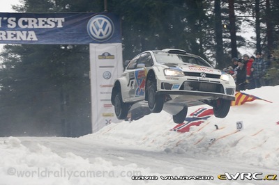 Sébastien Ogier - Julien  Ingrassia
62º Rally Sweden 2014. Volkswagen Polo R WRC (WOB VW 520). Clasificado 6º.
Volkswagen Motorsport

Del 5 al 8 de Febrero, Karlstad.
Superficie: nieve - hielo.

El Rallye constaba de 3 etapas con un total de 1572.01 km de los que 323.54 km divididos en 24 tramos eran cronometrados (uno de ellos fue cancelado SS21 Hara 2 de 11,32 km).

Tomaron la salida 39 equipos, finalizaron 30.

© David Williamson

Palabras clave: Volkswagen;Polo;WRC;Suecia;2014